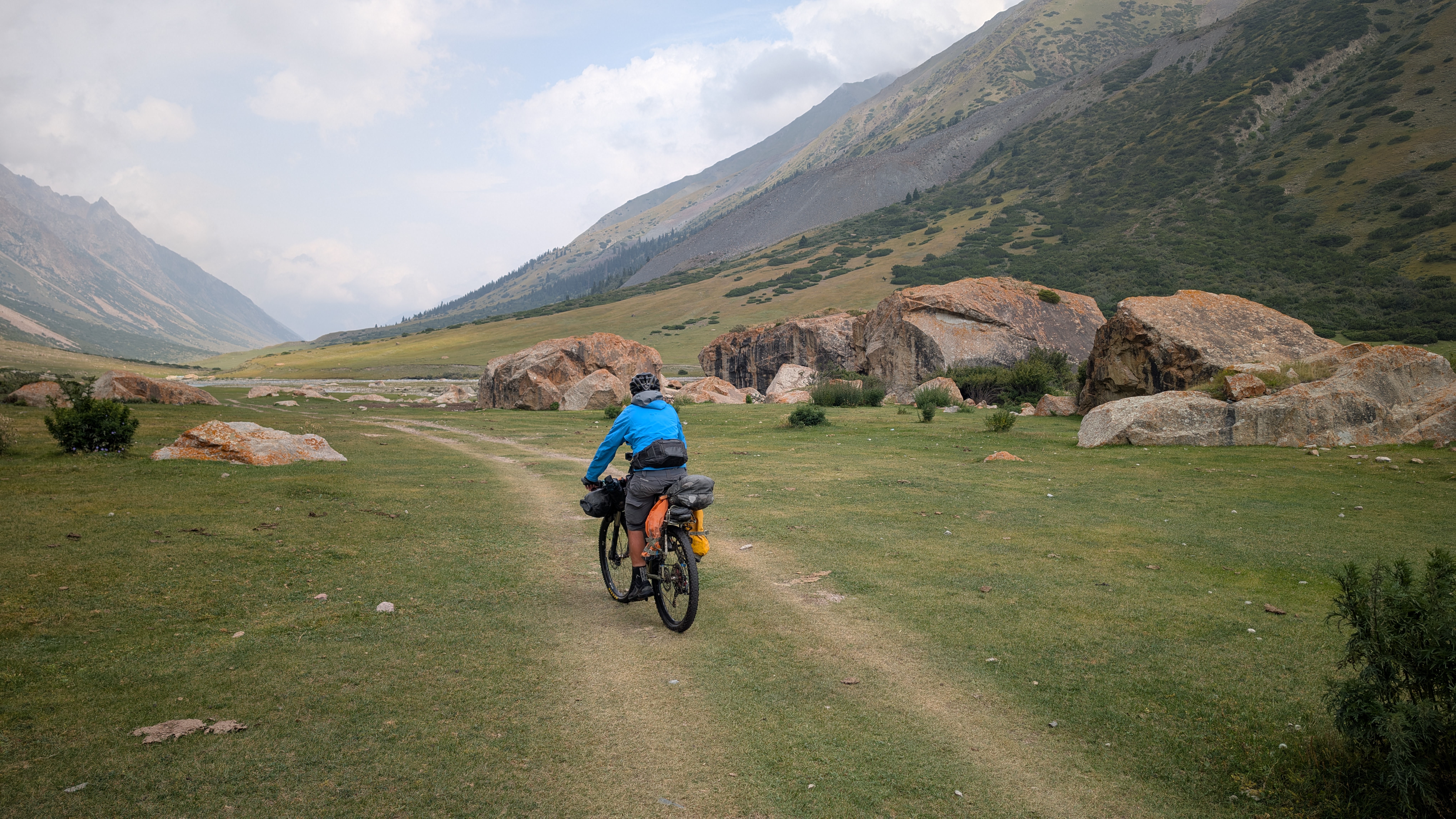 22. La vall de Juku es va amansint aigües avall